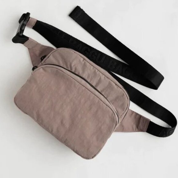 BAGGU Handbags - NWT BAGGU Fanny Pack, Taupe